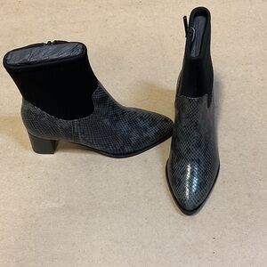 Trotters Black Snakeskin Ankle Booties